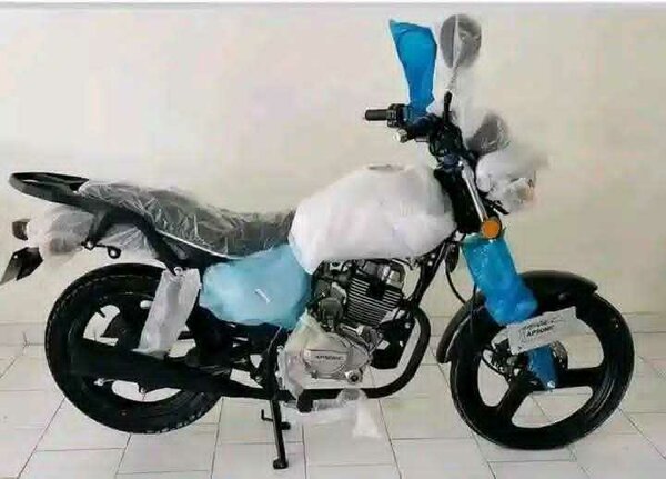Nouvelle moto masculine