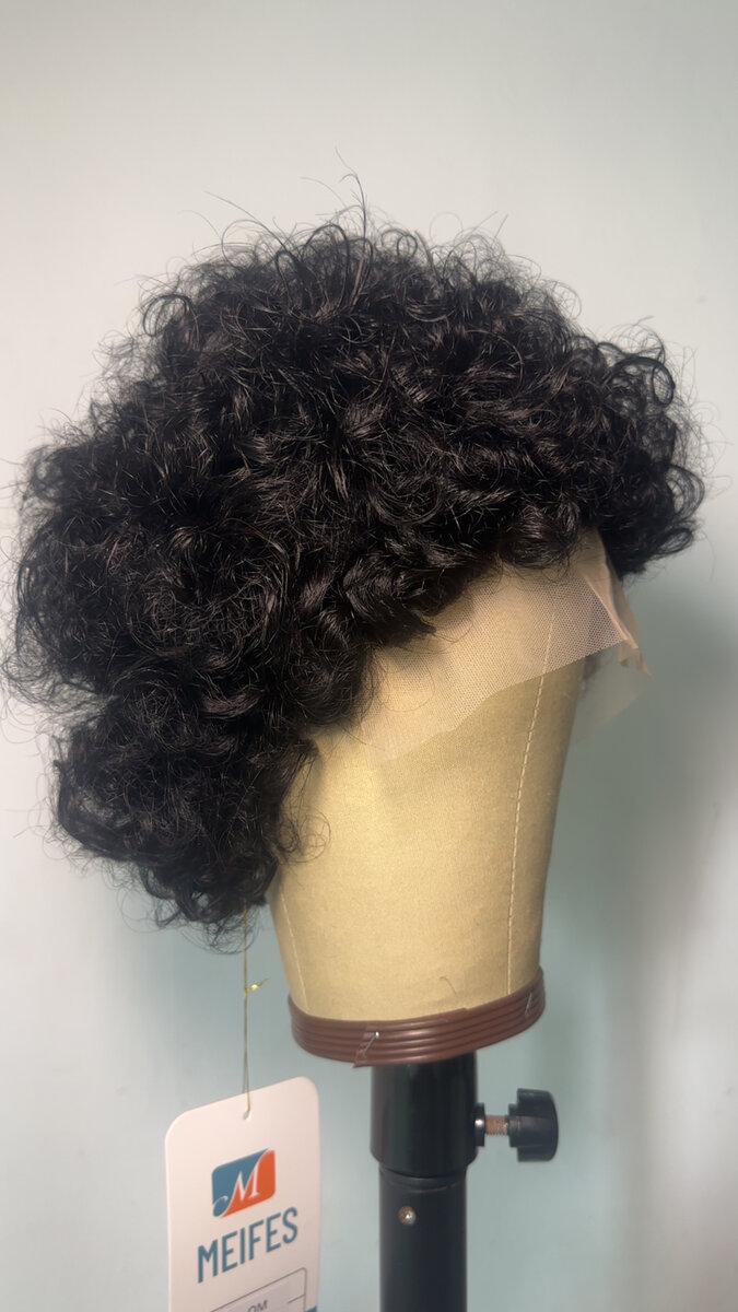 Perruques de qualité humaine.