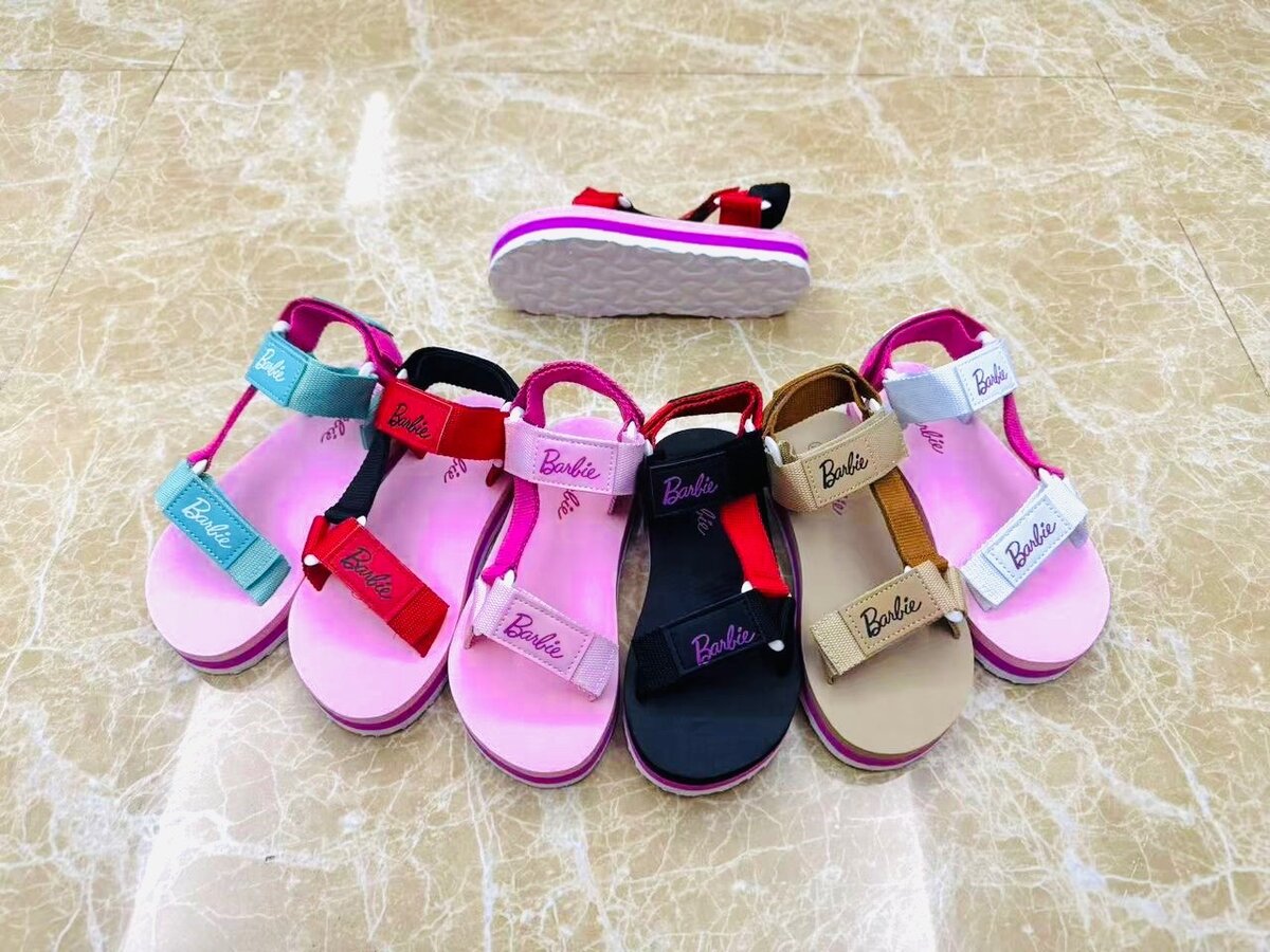 Sandales colorées pour enfants