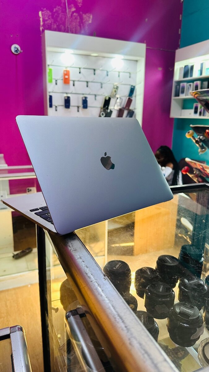 MacBook Pro 2022 U.K  *M2 Chip