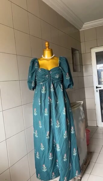 Robe longue à fleurs