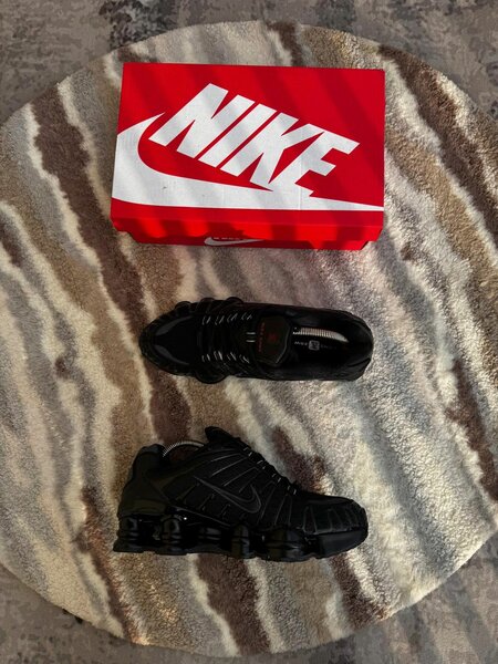 Chaussures Nike Shox TL