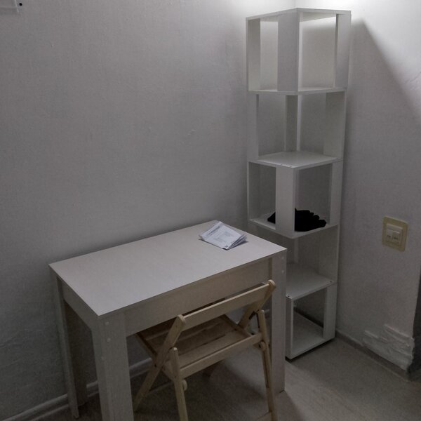 Стол стул стеллаж