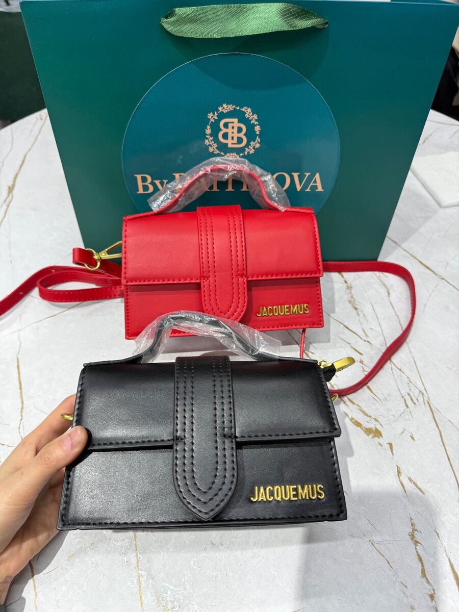 Женские сумки и одежда