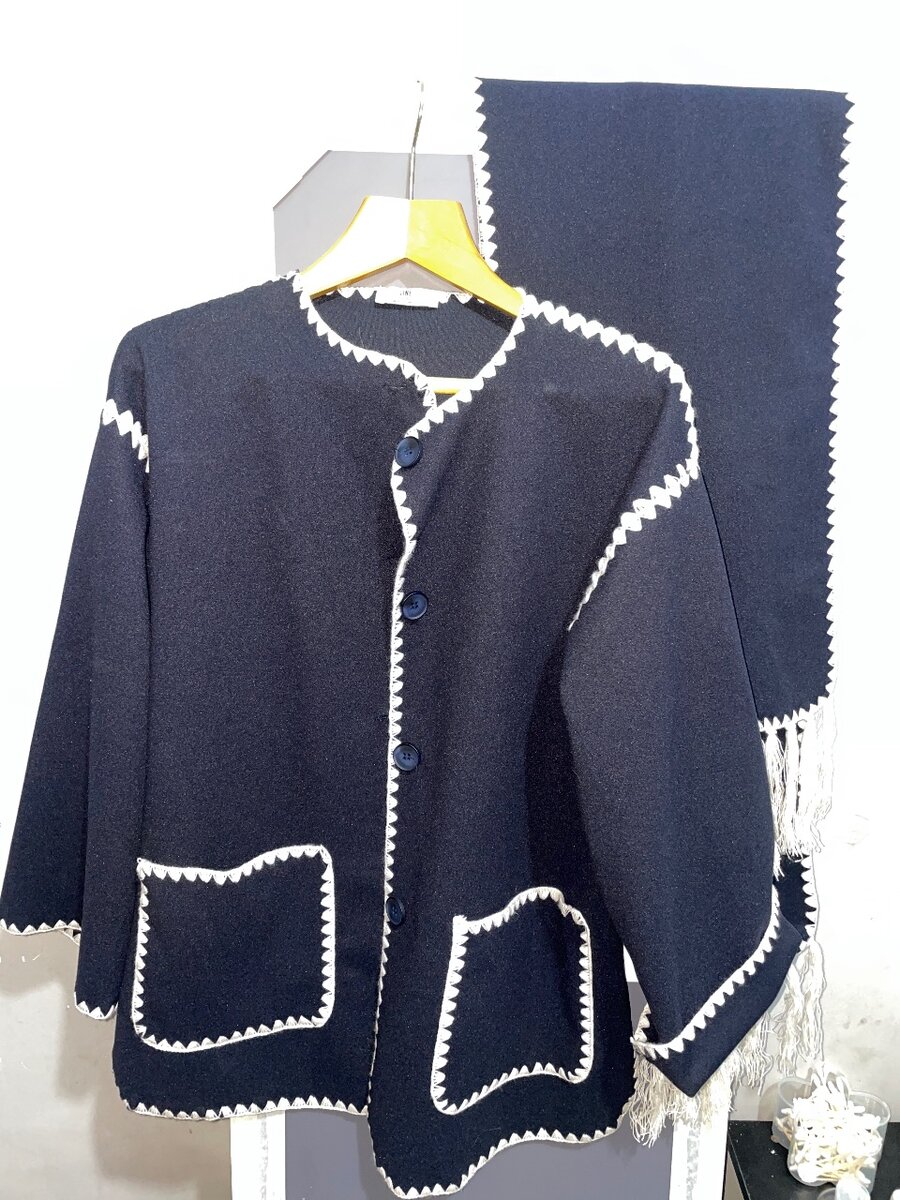 Демисезонные с шарфом