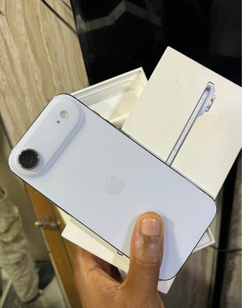 iPhone 17 élégant blanc 128GB