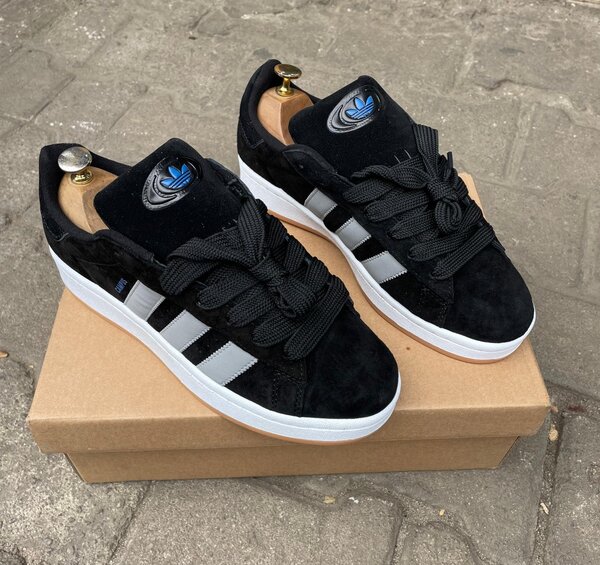 Sneakers noirs en daim pour hommes