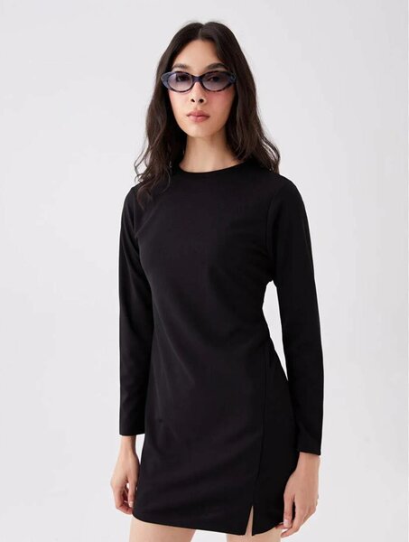 Черное короткое платье