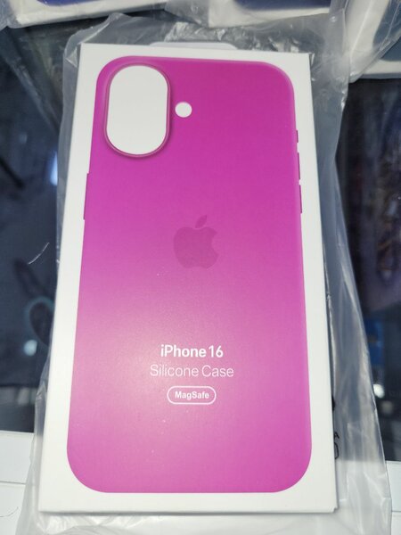 Silicone Case MagSafe iPhone 16