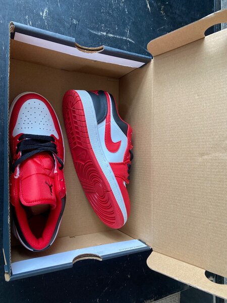 Air Jordan 1 Low(Red and White )