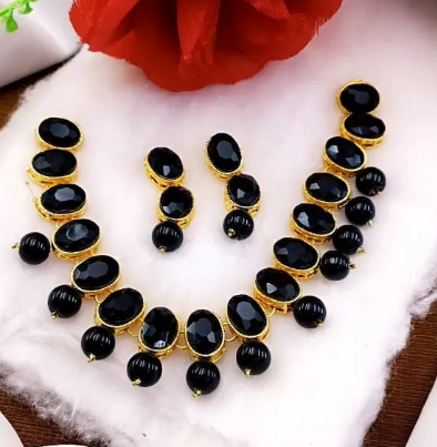 Beautiful Stone earings and necklace jewelry set