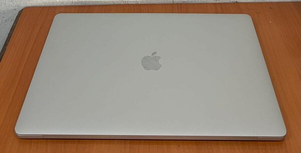 MACBOOK AIR RETINA M1 2020