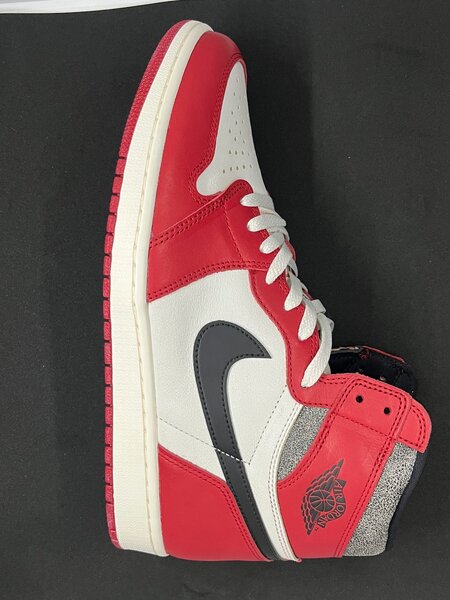 Nike air Jordan 1 retro lost and found