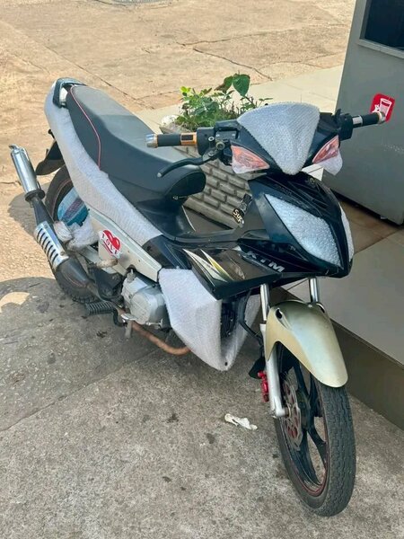 Moto sportive rapide 100cc