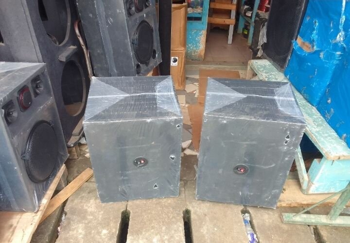 Paire de baffles Sono de puissance 800 W