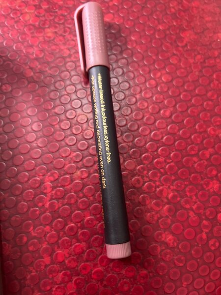 Vibrant Metallic Markers Set