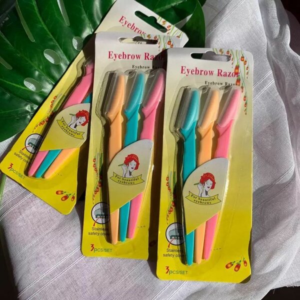 Eye brow razor