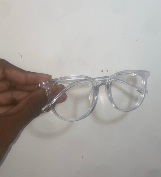 Lunettes transparentes élégantes