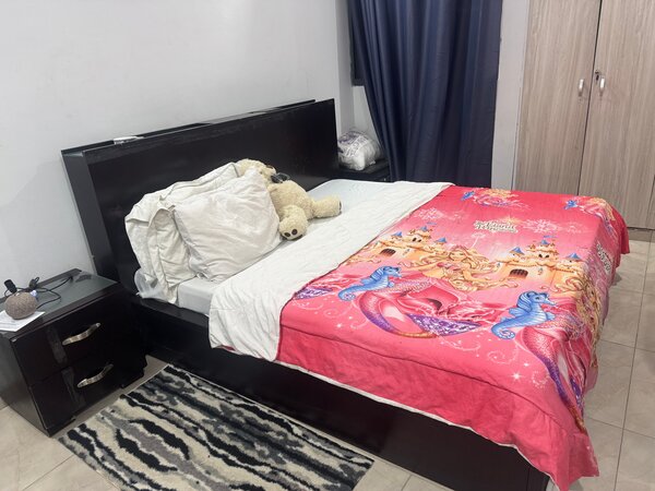 Lit avec rangement et commode