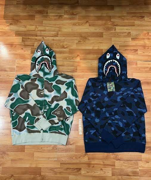 Sweat à capuche camouflage requin