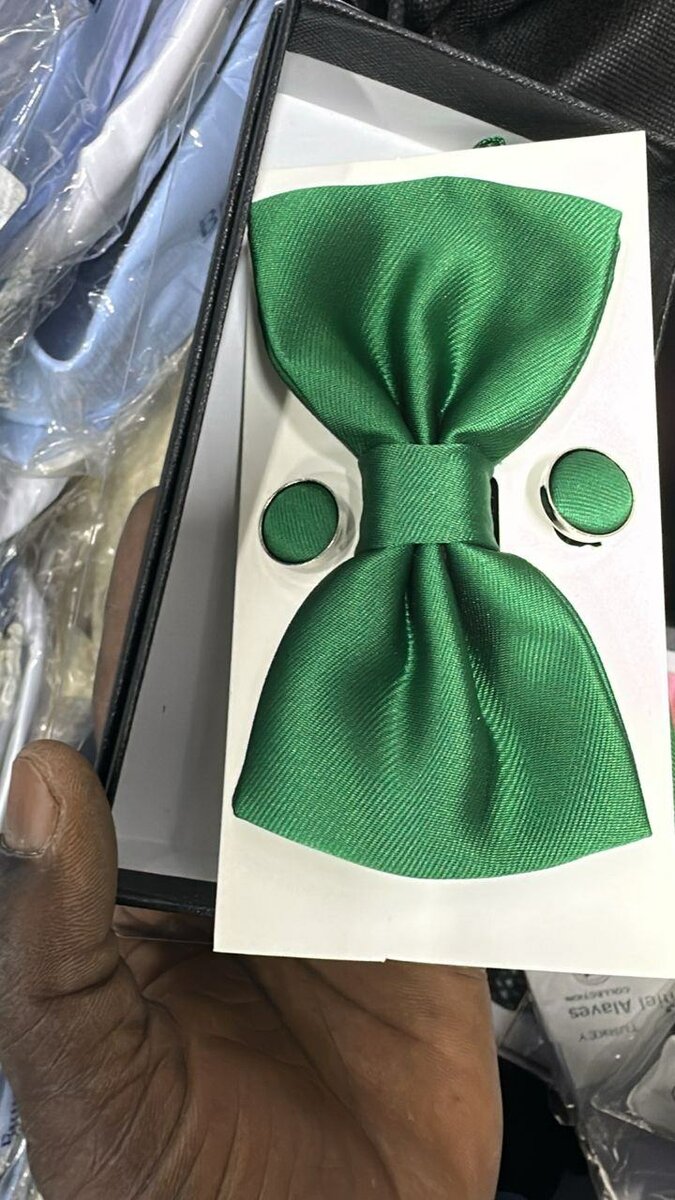 Coffret Noeud Papillon et Boutons de Manchette