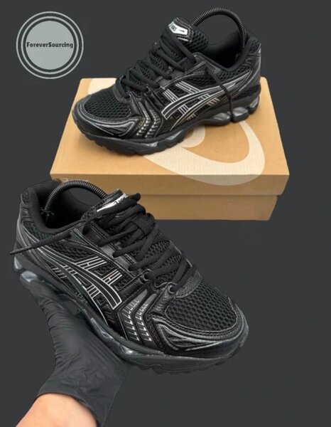 Baskets de sport noires