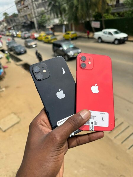 iPhone 12 Simple 64Go - Casi Neuf