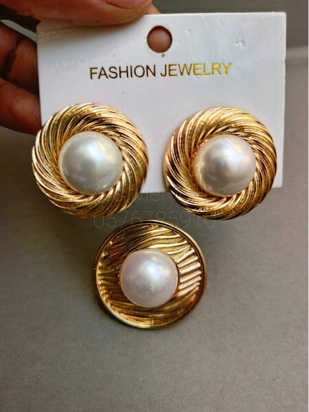 Boucles d'oreilles et bague