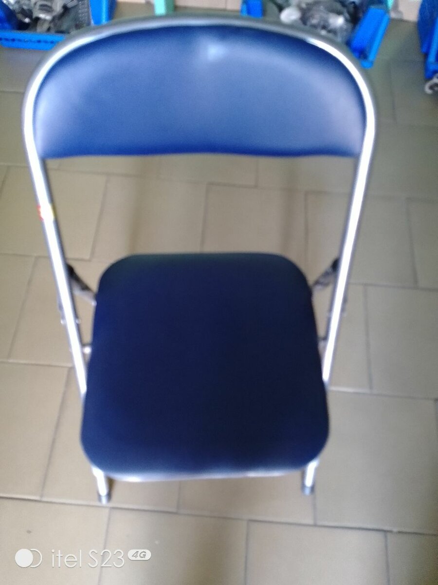 Chaise pliante bleue