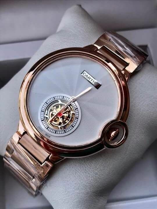 Montre élégante en or