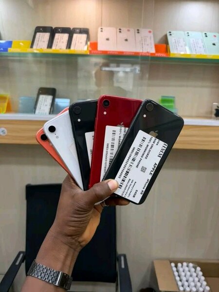 Smartphones modernes variés