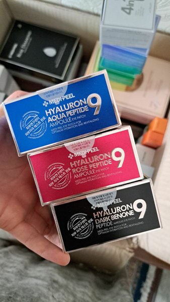 Осветляющие патчи с пептидами Medi-Peel Hyaluron Dark Benone