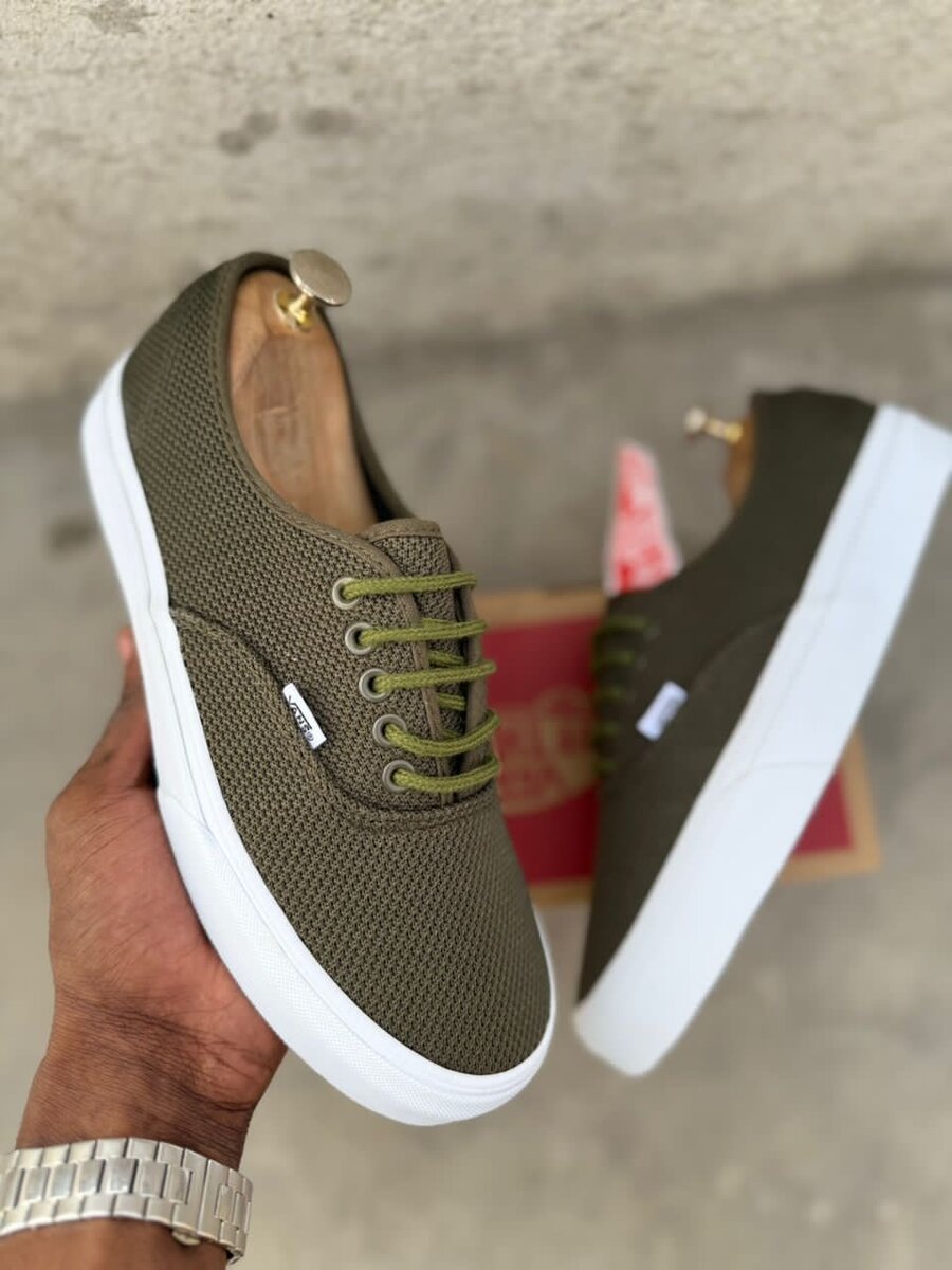 Chaussures Vans olive unisexes
