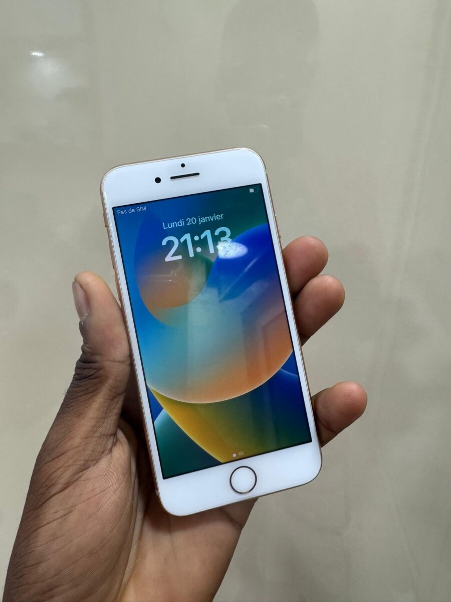 iPhone 8 64giga casineuf très propre