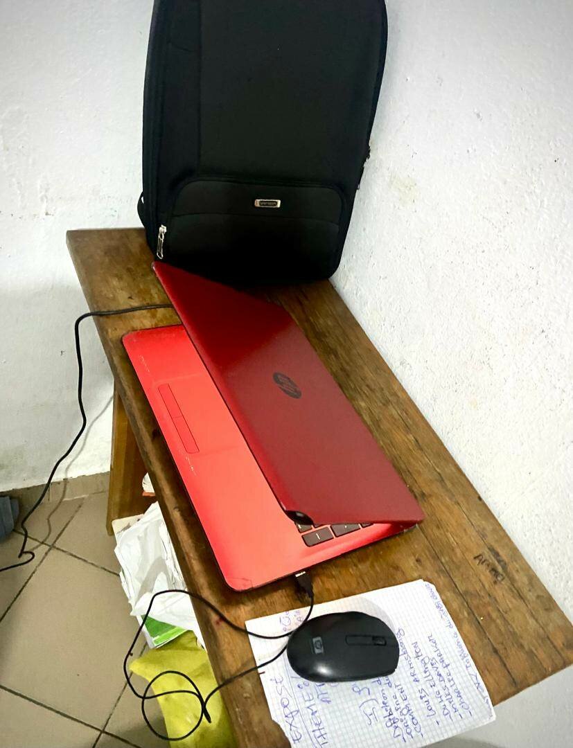 HP Coi5 couleur rouge