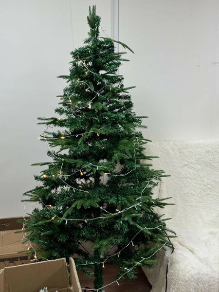 Елки с гирляндой  1.5- 6400сом 1.8- 7200сом 2.1- 890