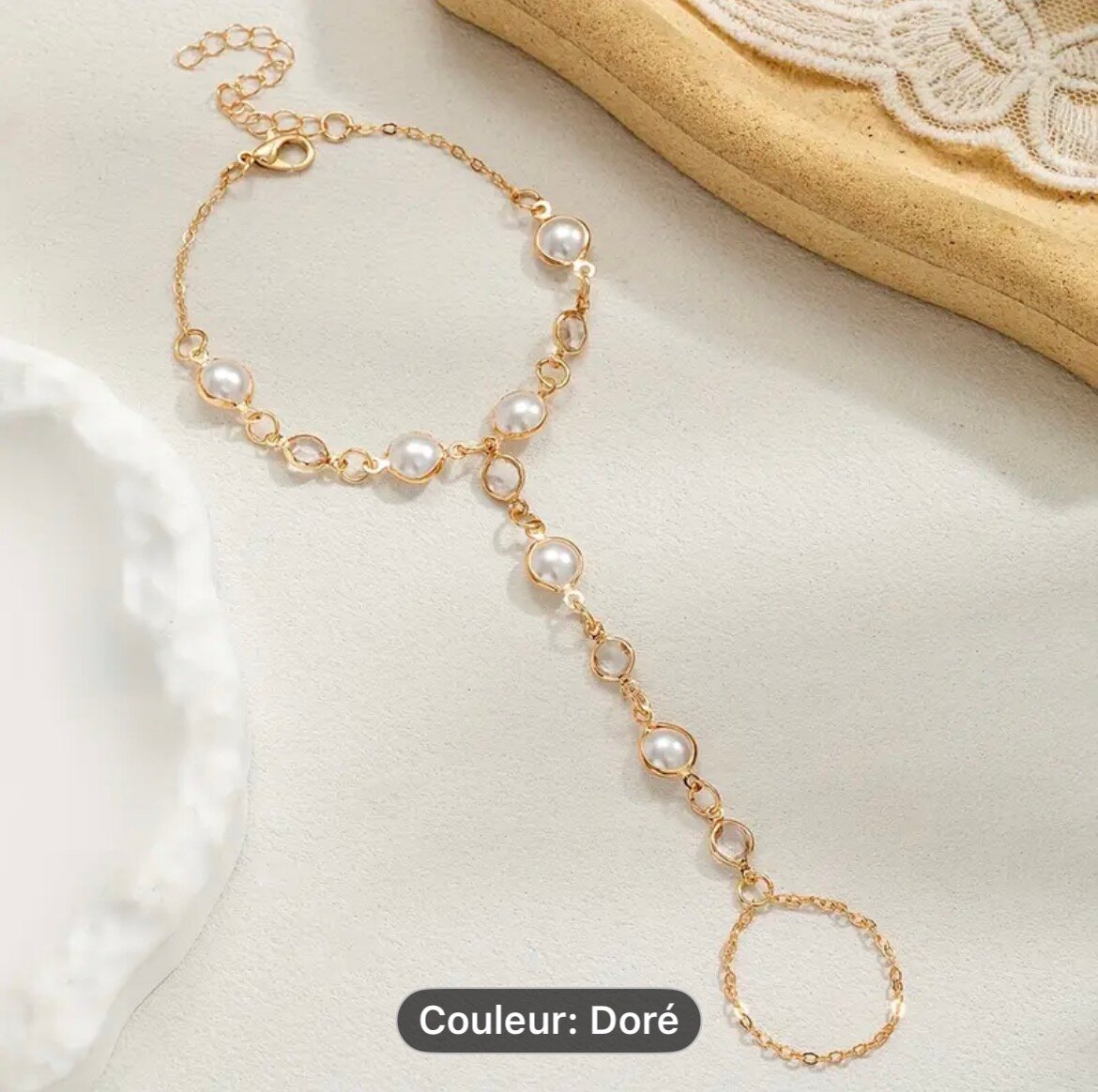Bracelet de main doré perles