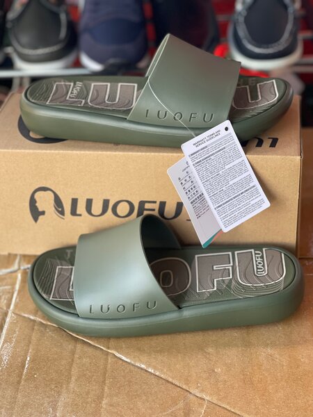 Claquettes confortables LUOFU
