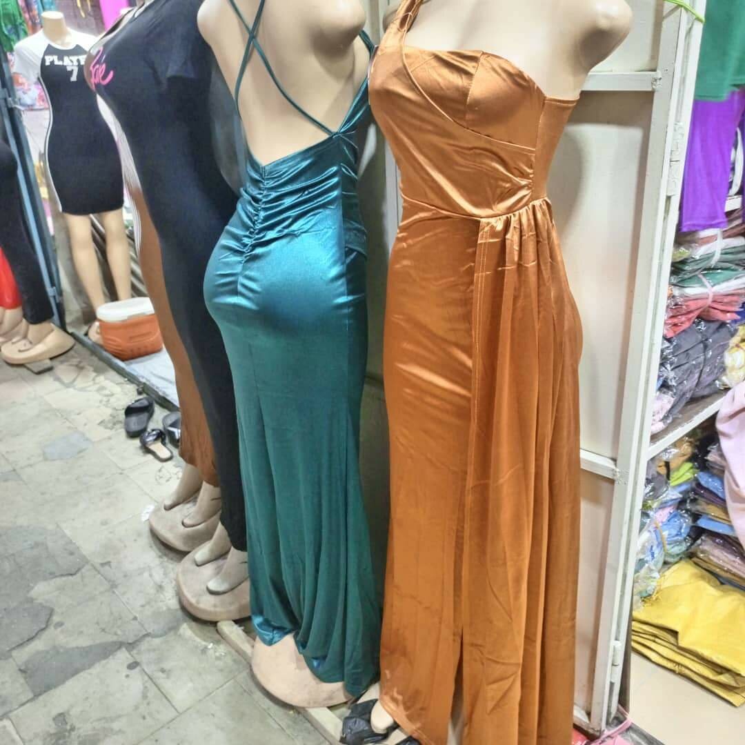 Robe soirée dorée élégante