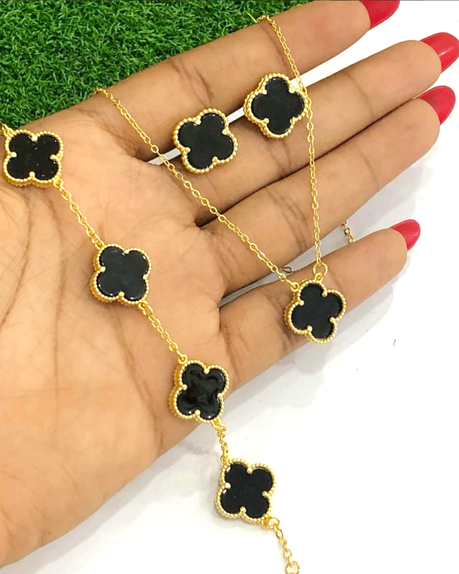 Black Clover Necklace set