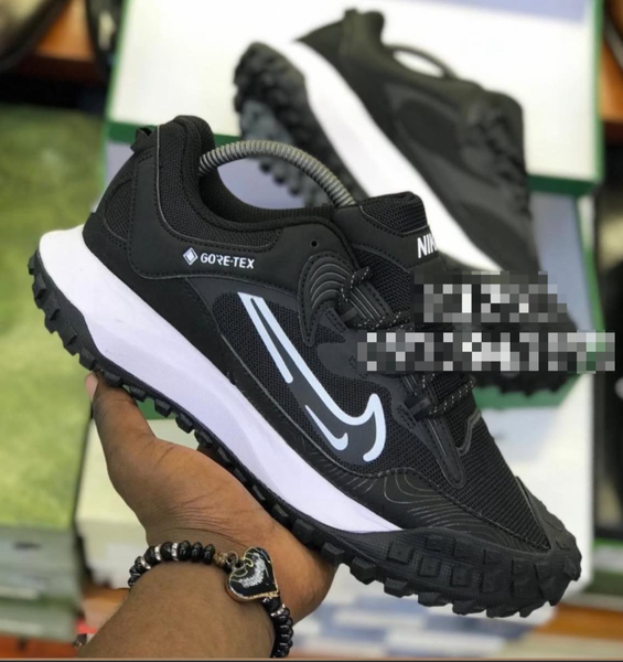 NIKE GORE-TEX Sneakers