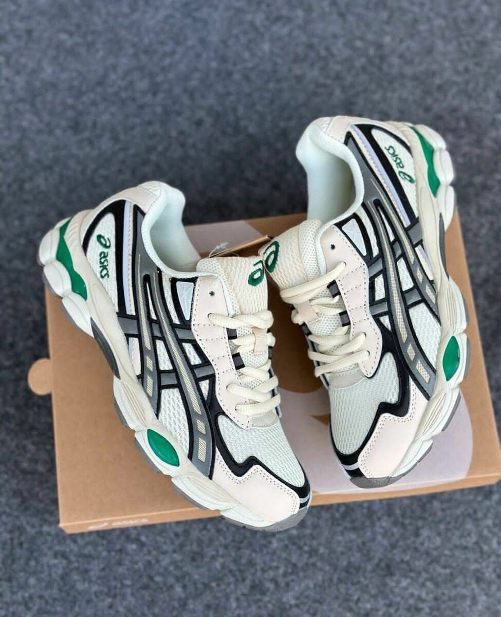 Chaussures de sport ASICS