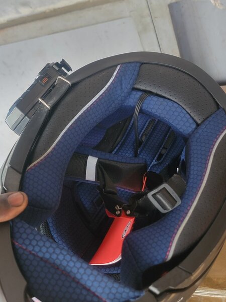 Casque auto avec visiére