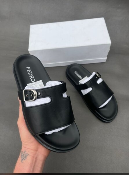 Sandales noires en cuir Pedro