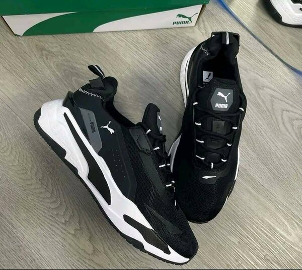Baskets Puma Noires et Blanches
