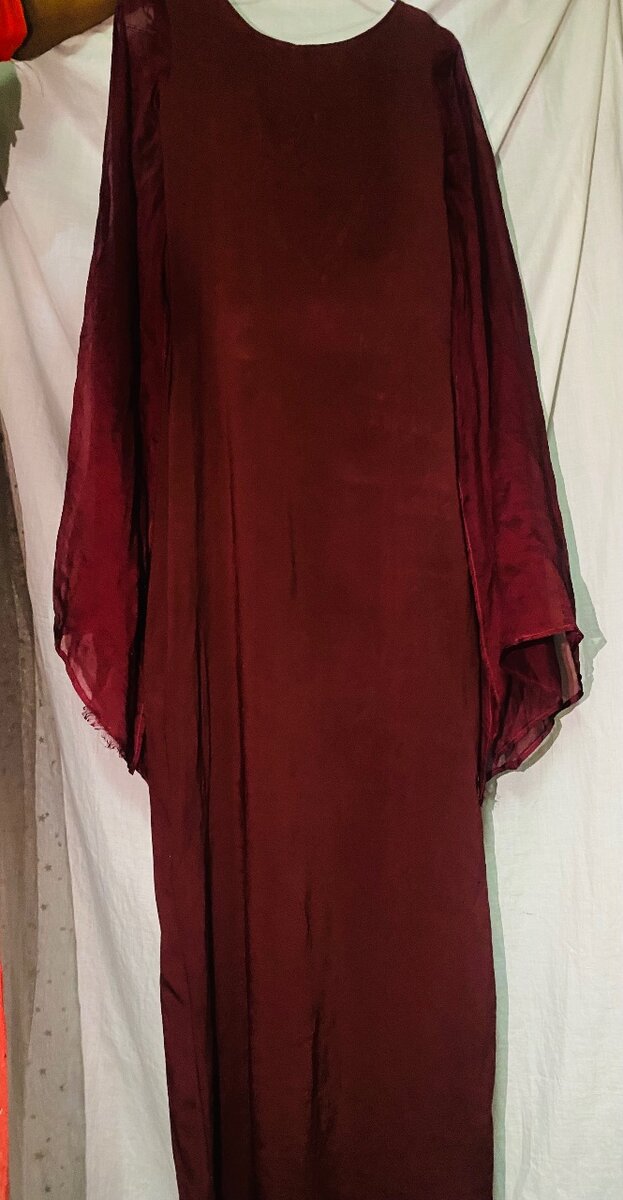 Robe longue élégante bordeaux