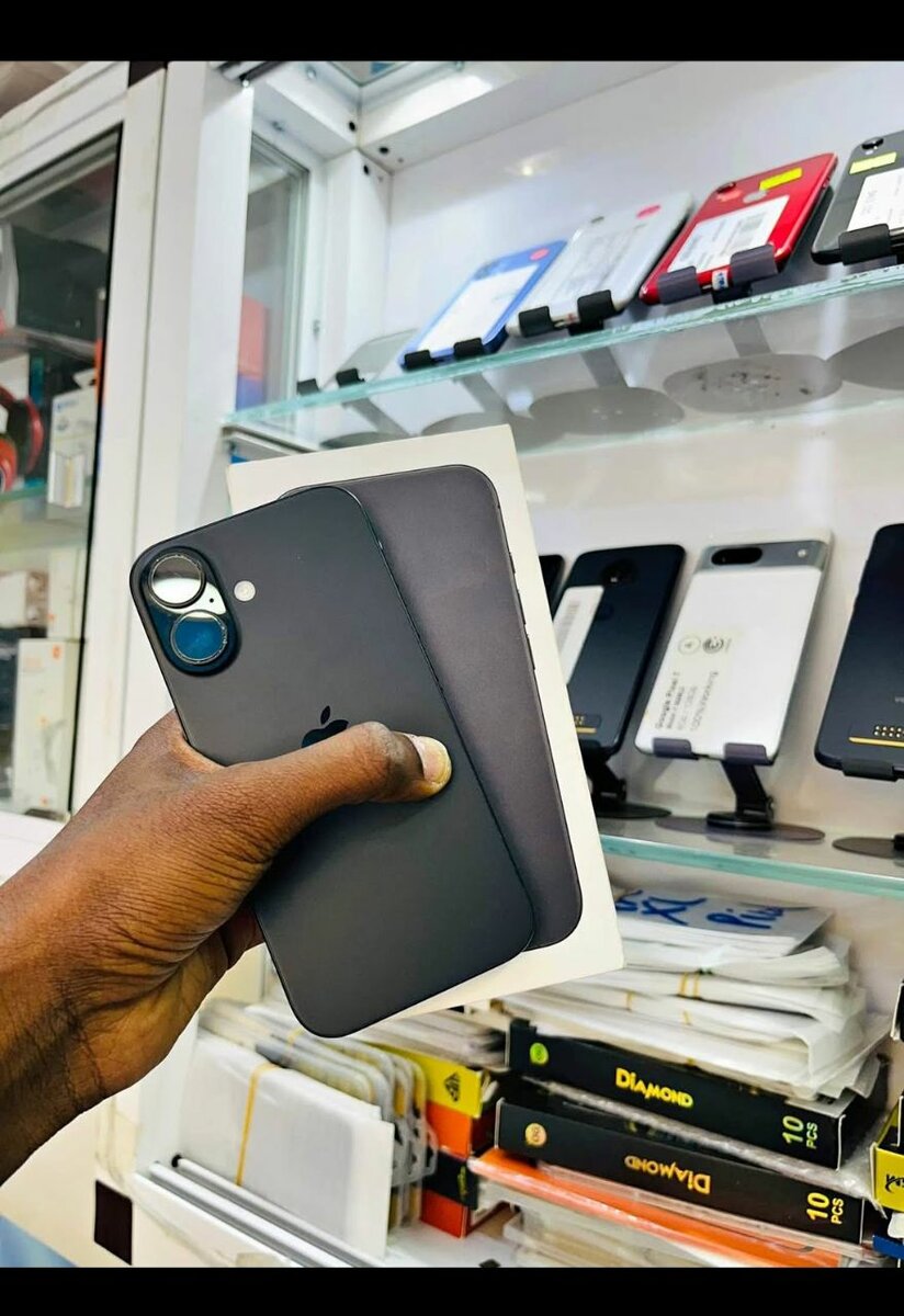 Smartphone moderne avec boîte