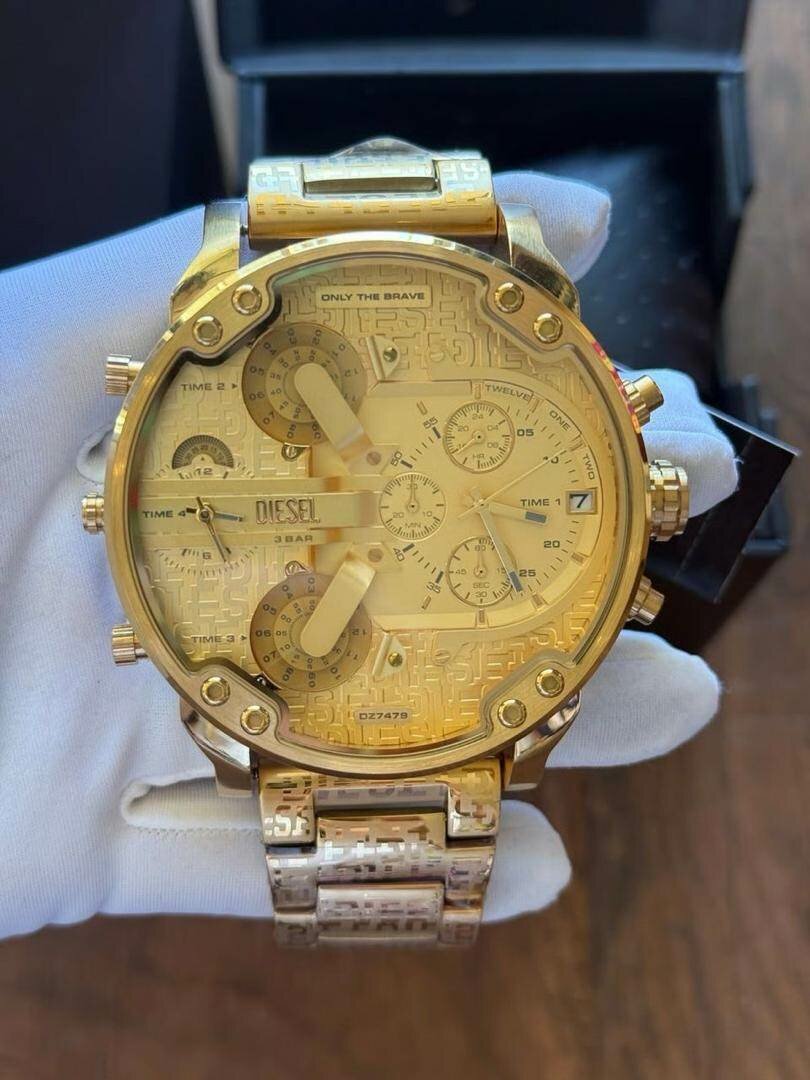 Montre Diesel homme en or et en noir