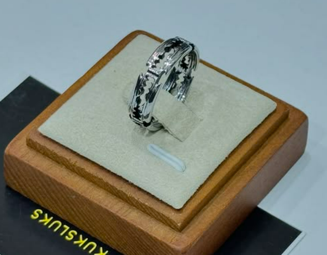 FLAWLESS STAINLESS RING
