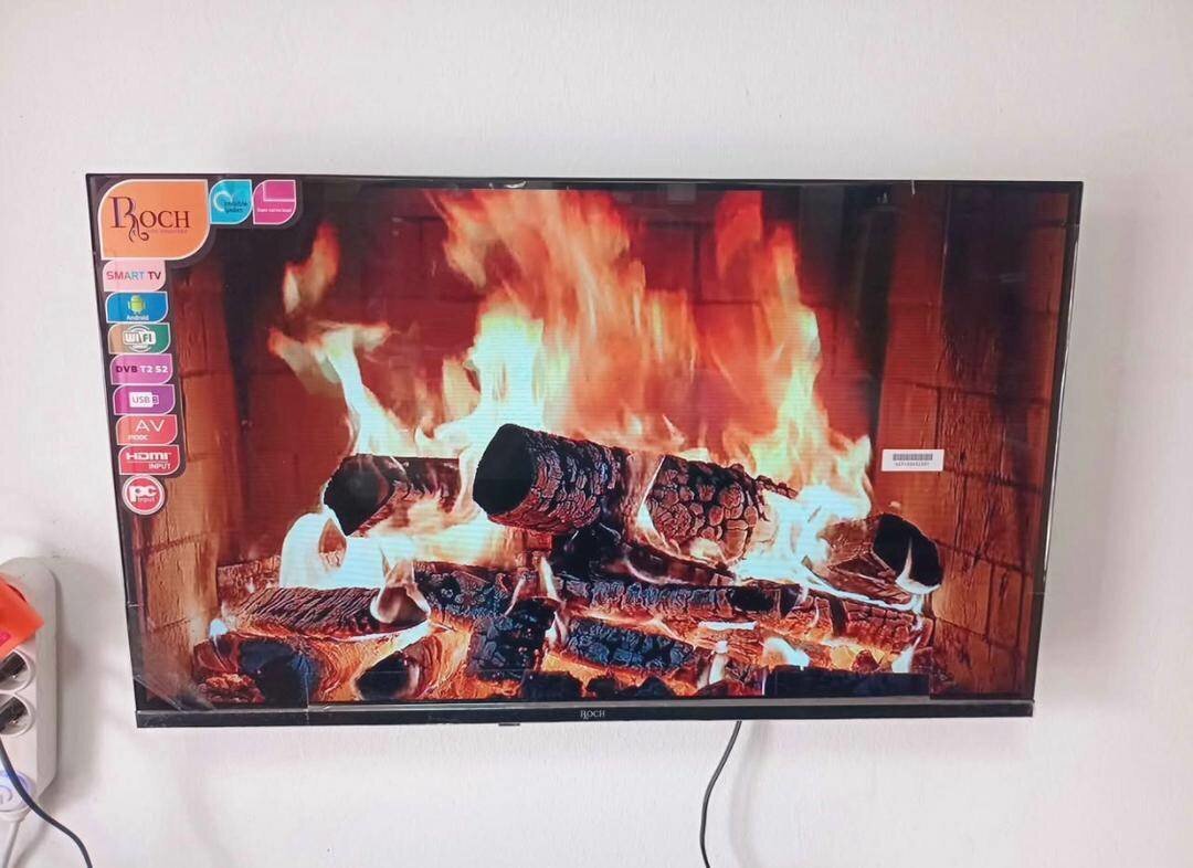 Téléviseur LED Smart UHD